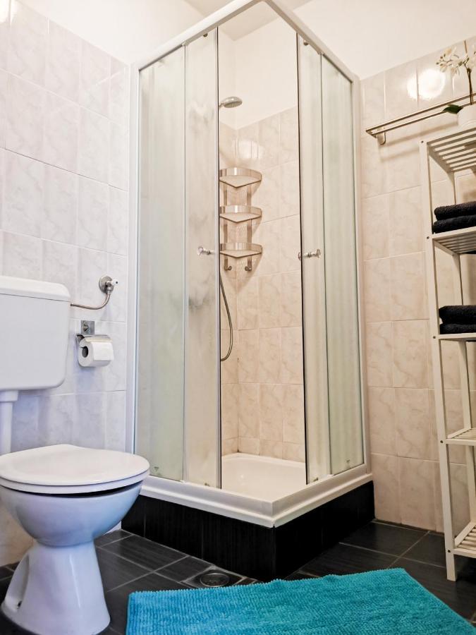 Ohana Lodge เวอร์ซาร์ ภายนอก รูปภาพ